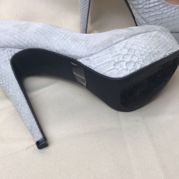 Grey high heeled velvet platform shoes size 10 - Picture 2 of 9